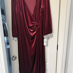 Source Unknown Burgundy Long Sleeve Dress